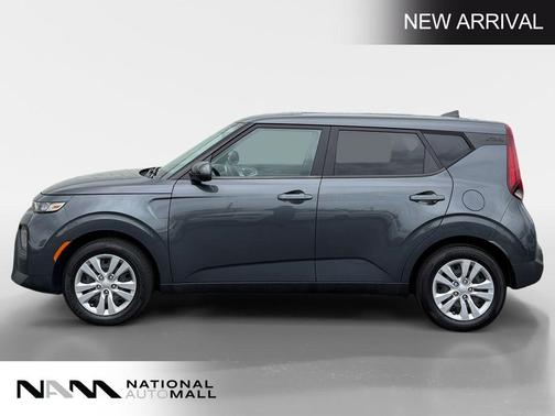 Gravity Gray 2022 Kia Soul LX