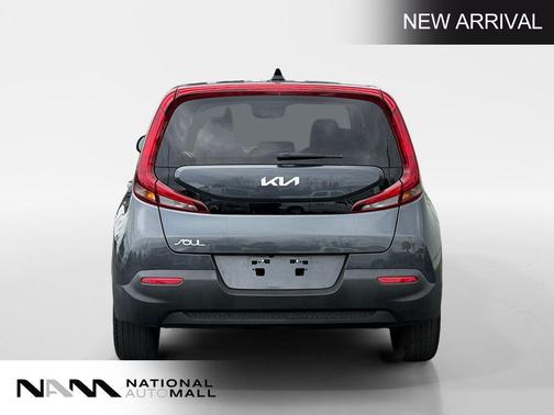 Gravity Gray 2022 Kia Soul LX