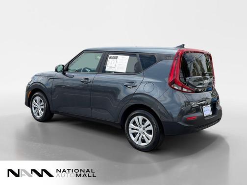Gravity Gray 2022 Kia Soul LX