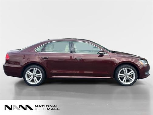 2014 Volkswagen Passat 1.8T Auto SE w/Sunroof & Nav