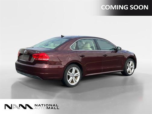 2014 Volkswagen Passat 1.8T Auto SE w/Sunroof & Nav