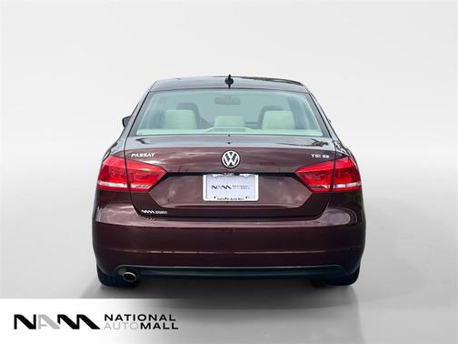 2014 Volkswagen Passat 1.8T Auto SE w/Sunroof & Nav