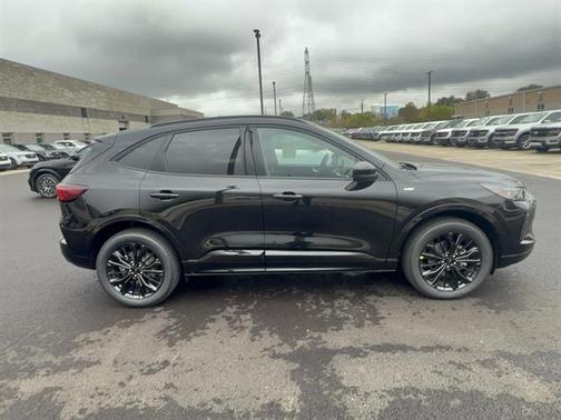 2026 Ford Escape ST-Line Elite