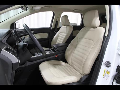 White 2022 Ford Edge SEL