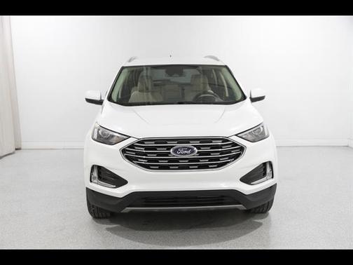 White 2022 Ford Edge SEL