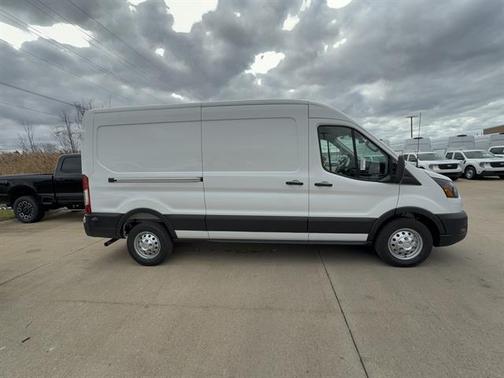 2026 Ford Transit-250 148 WB Medium Roof Cargo