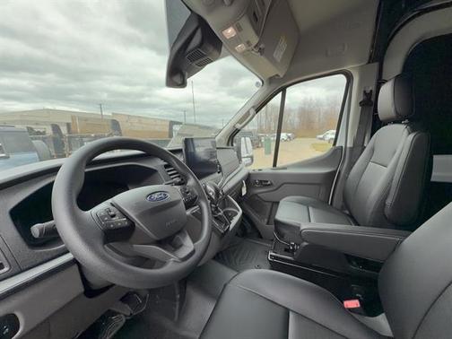 2026 Ford Transit-250 148 WB Medium Roof Cargo