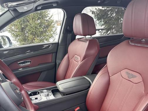 2022 Bentley Bentayga V8