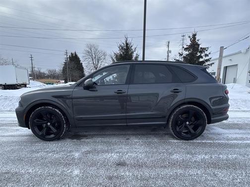 2022 Bentley Bentayga V8