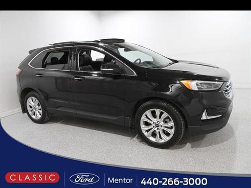 Agate Black 2022 Ford Edge Titanium