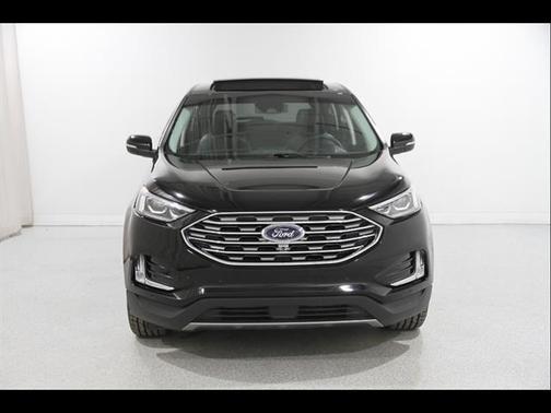 Agate Black 2022 Ford Edge Titanium