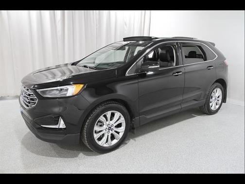 Agate Black 2022 Ford Edge Titanium