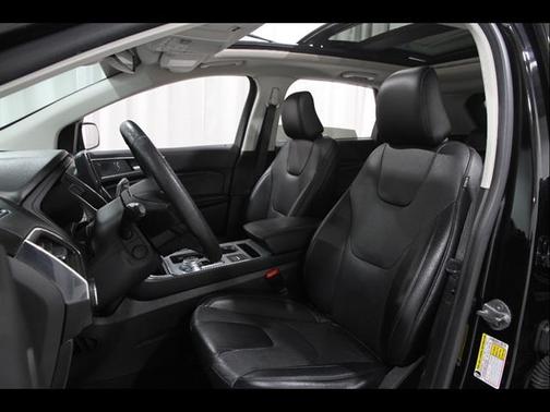 Agate Black 2022 Ford Edge Titanium