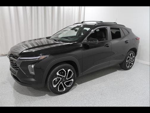 Mosaic Black Metallic 2024 Chevrolet Trax 2RS