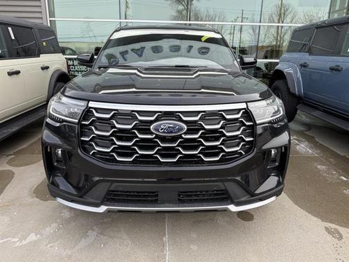 Agate Black 2026 Ford Explorer Platinum