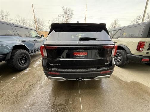 Agate Black 2026 Ford Explorer Platinum