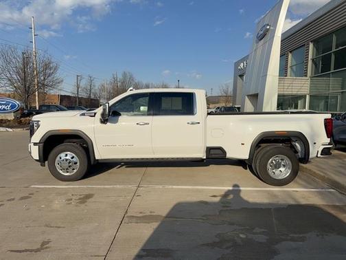 2024 GMC Sierra 3500 Denali