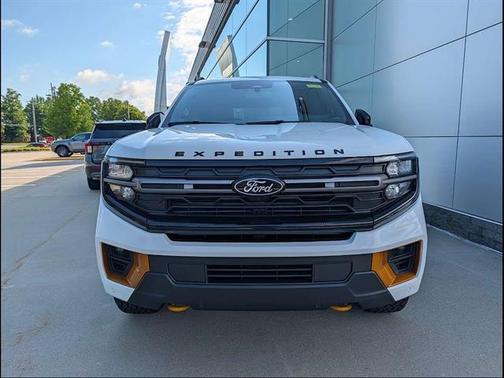 Star White 2026 Ford Expedition Tremor