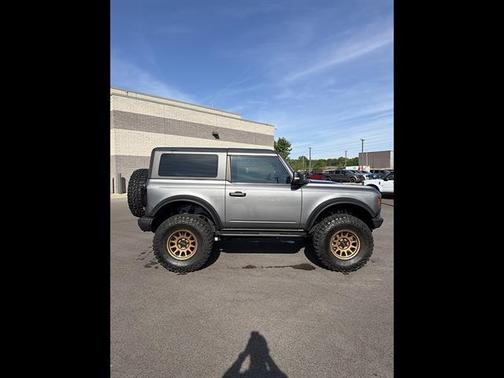 Carbonized Gray 2022 Ford Bronco Badlands Advanced
