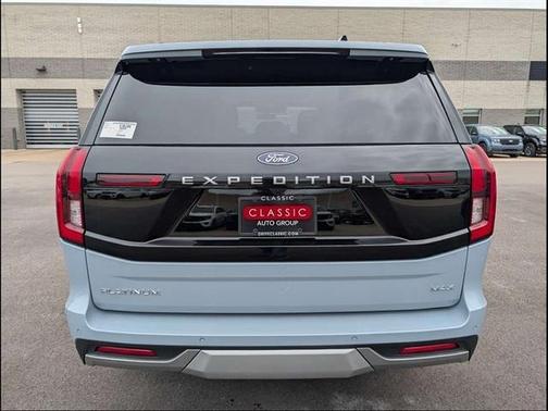 Glacier Gray Metallic 2026 Ford Expedition Max Platinum