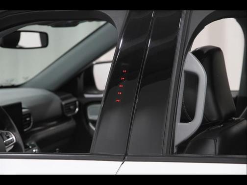 White 2022 Ford Explorer Limited