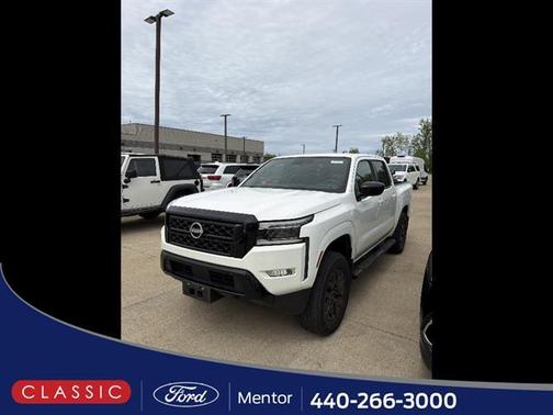 Glacier White 2023 Nissan Frontier SV