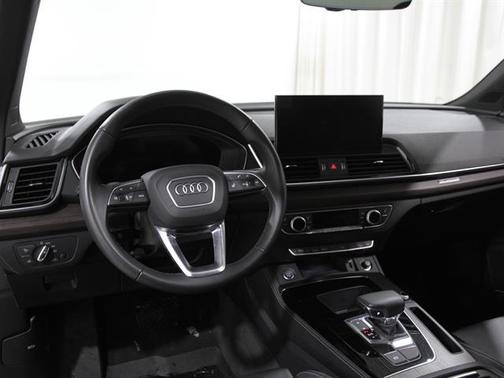 2022 Audi Q5 45 S line Premium Plus