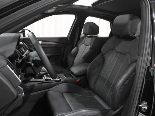 2022 Audi Q5 45 S line Premium Plus