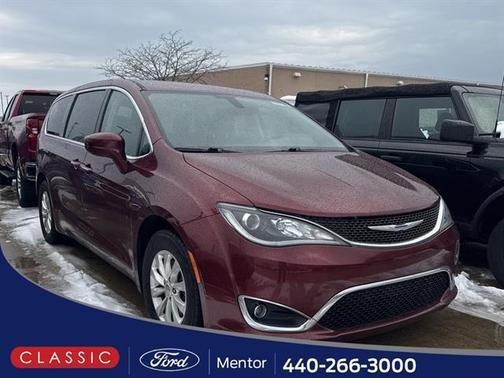 2018 Chrysler Pacifica Touring Plus