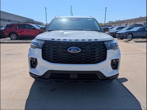 Star White 2026 Ford Explorer ST-Line