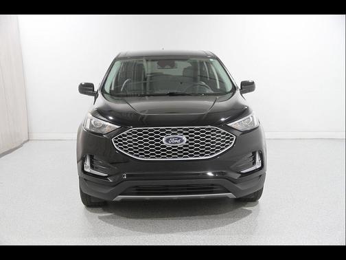Black 2024 Ford Edge SEL
