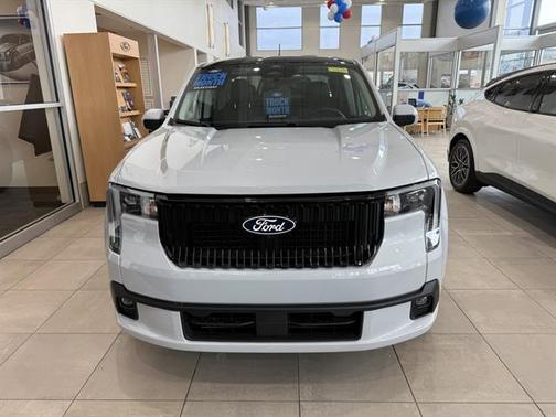 Space Gray 2026 Ford Maverick Lobo Standard