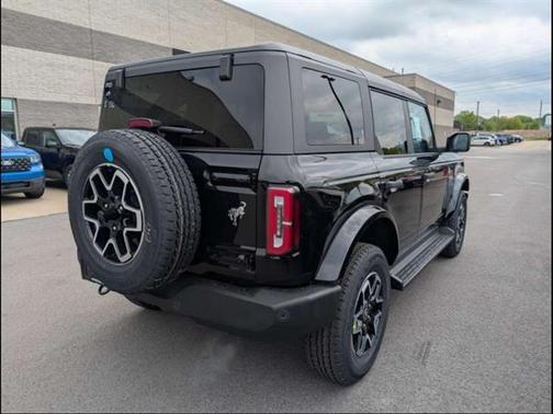 Shadow Black 2026 Ford Bronco Outer Banks