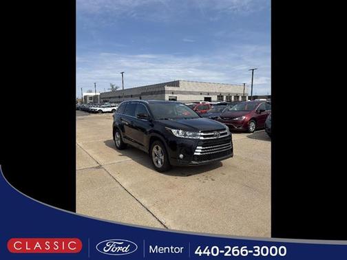 Midnight Black Metallic 2018 Toyota Highlander Limited