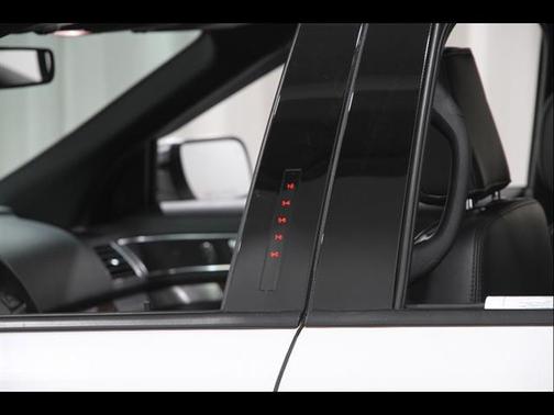 White Platinum Tri-Coat Metallic 2018 Ford Explorer Platinum