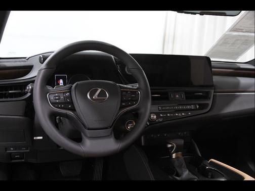 Caviar 2025 Lexus ES 300h Base
