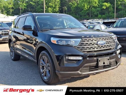 Agate Black Metallic 2023 Ford Explorer XLT