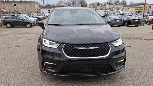 2023 Chrysler Pacifica Touring-L