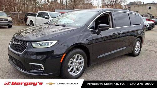 2023 Chrysler Pacifica Touring-L