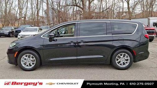 2023 Chrysler Pacifica Touring-L