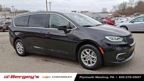 2023 Chrysler Pacifica Touring-L