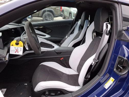 2025 Chevrolet Corvette Stingray w/2LT