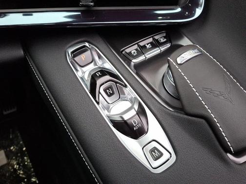 2025 Chevrolet Corvette Stingray w/2LT
