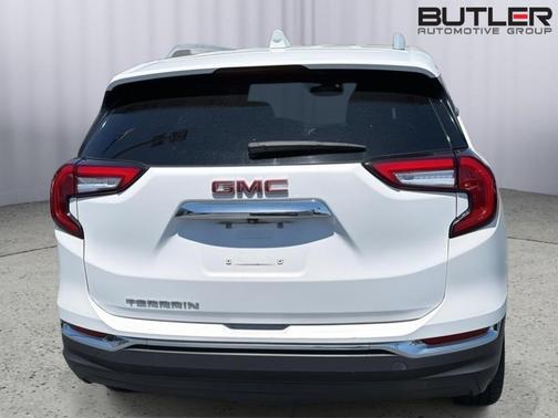 Summit White 2024 GMC Terrain SLT