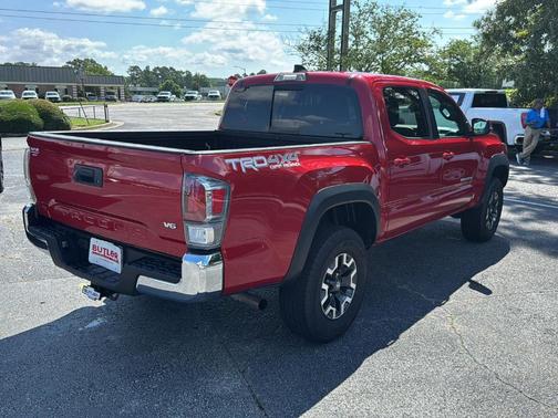 2022 Toyota Tacoma SR