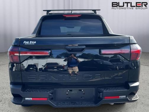 Phantom Black 2025 Hyundai SANTA CRUZ SEL