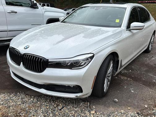 2018 BMW 740 i