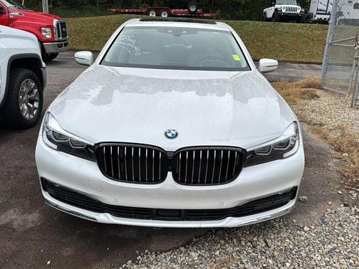 2018 BMW 740 i