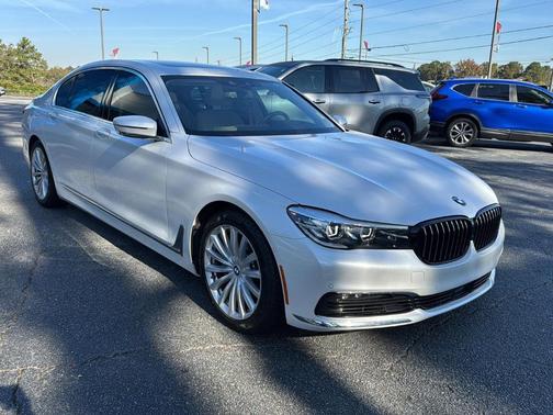 2018 BMW 740 i