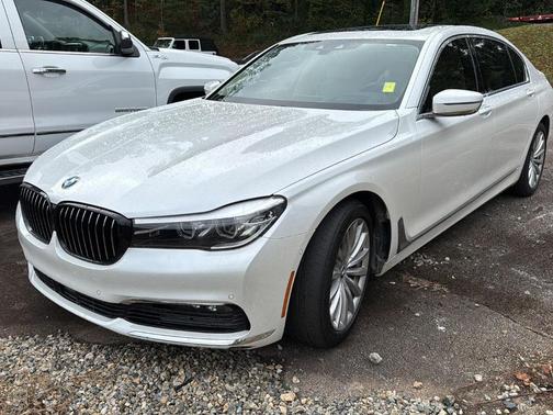 2018 BMW 740 i
